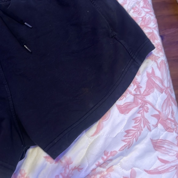 Inner Glow High-Rise Short 3" - Picture 3 of 6